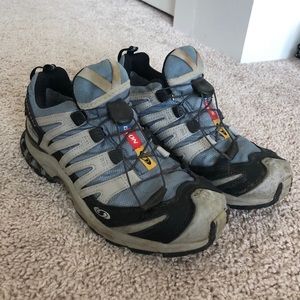 Salomon Women's Goretex Trail Running Shoe, 7